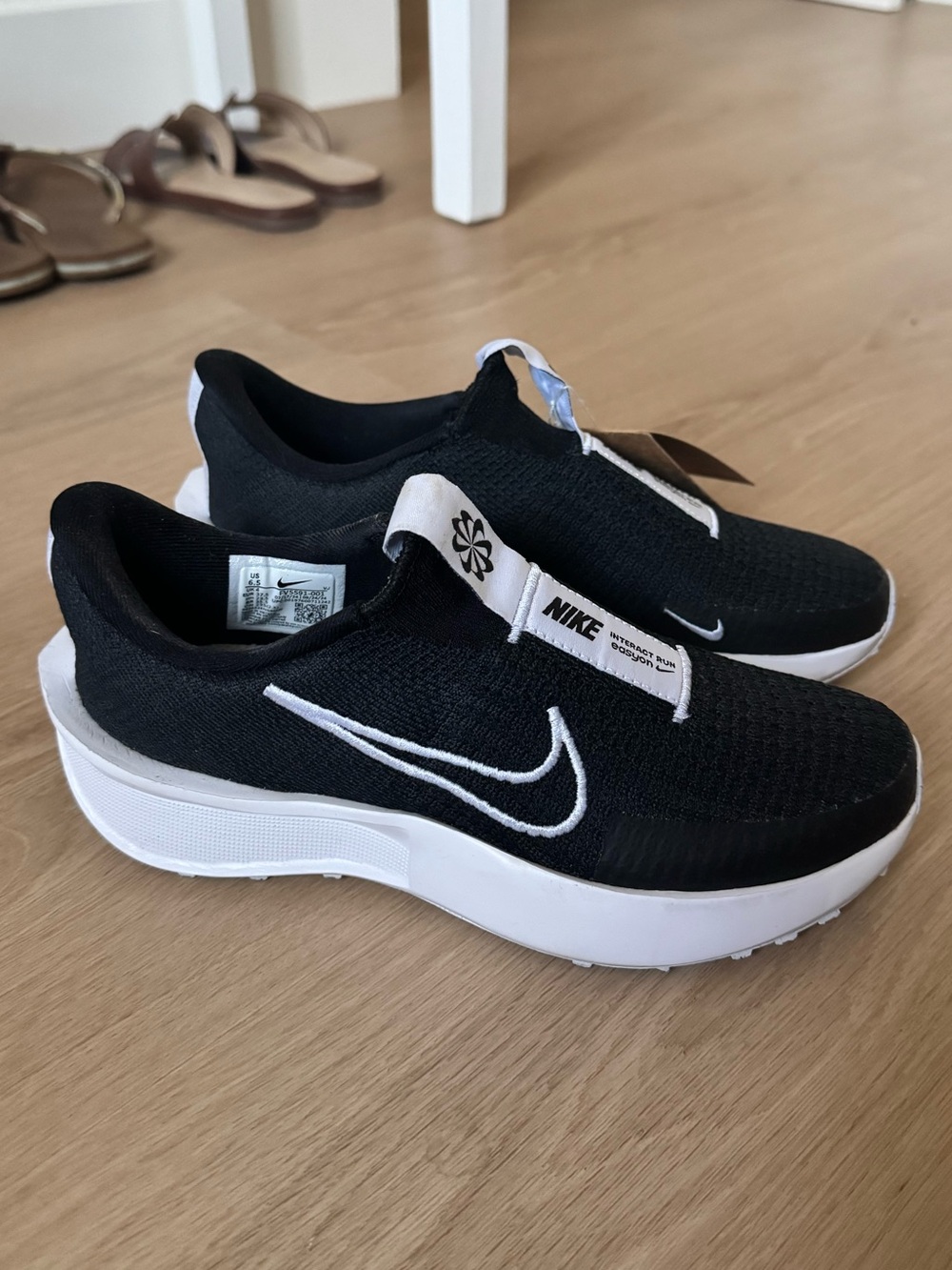 NIKE | Black White Slip On Sneakers Shoes NWT